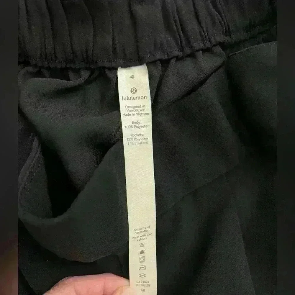 Lululemon Noir Crop High Rise Wide Leg Size 4 Black